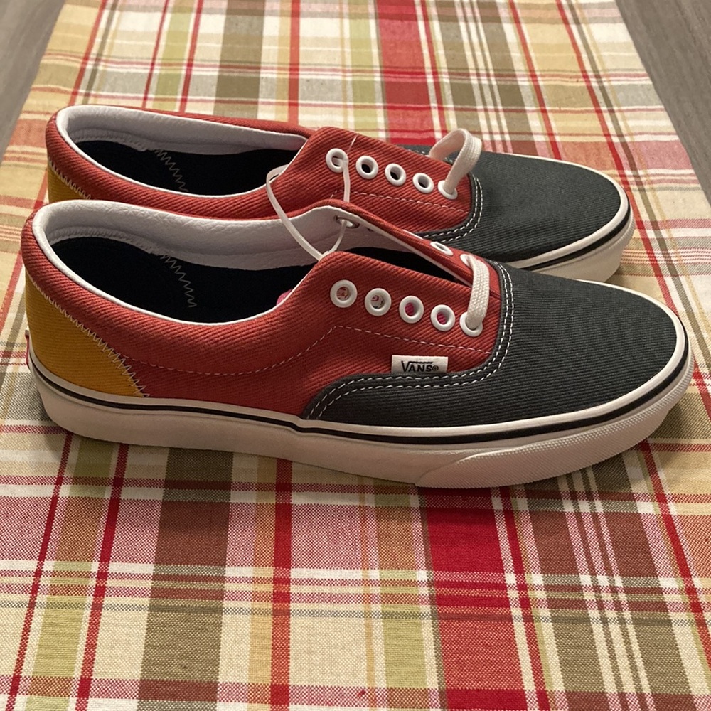 NWT Vans. Womens size 8, mens 6.5 - Picture 2 of 8
